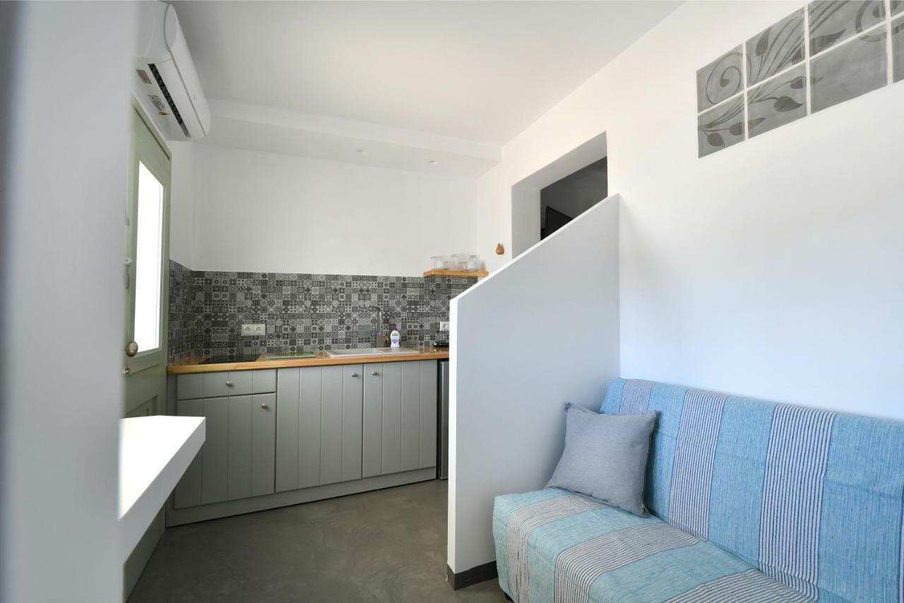 Lorenzo Studios And Suites Paros Naousa Exterior foto