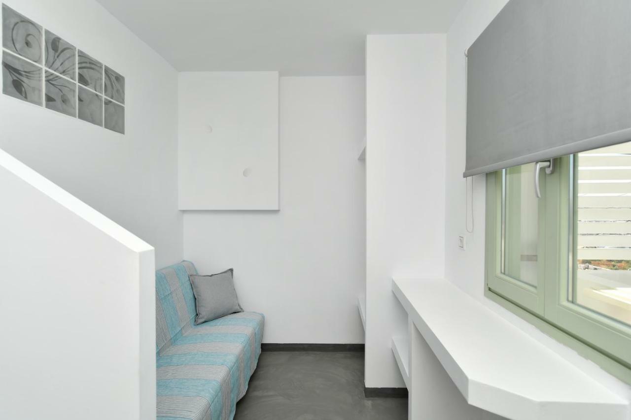 Lorenzo Studios And Suites Paros Naousa Exterior foto