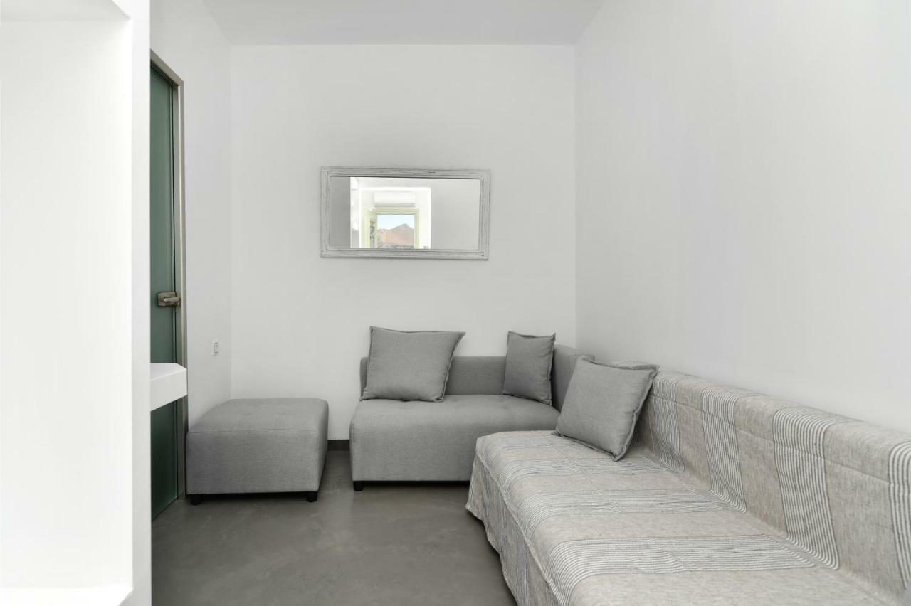 Lorenzo Studios And Suites Paros Naousa Exterior foto